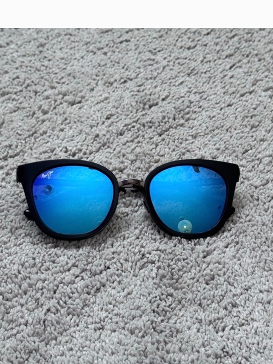 Maui Jim Polarized Wood Rose in Navy with Blue Hawaii Lenses